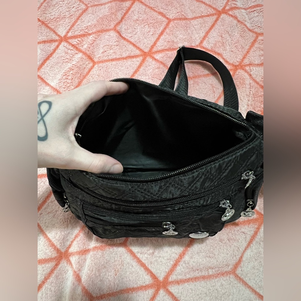 Double Diamond Embossed Crossbody Bag ✨NWOT✨